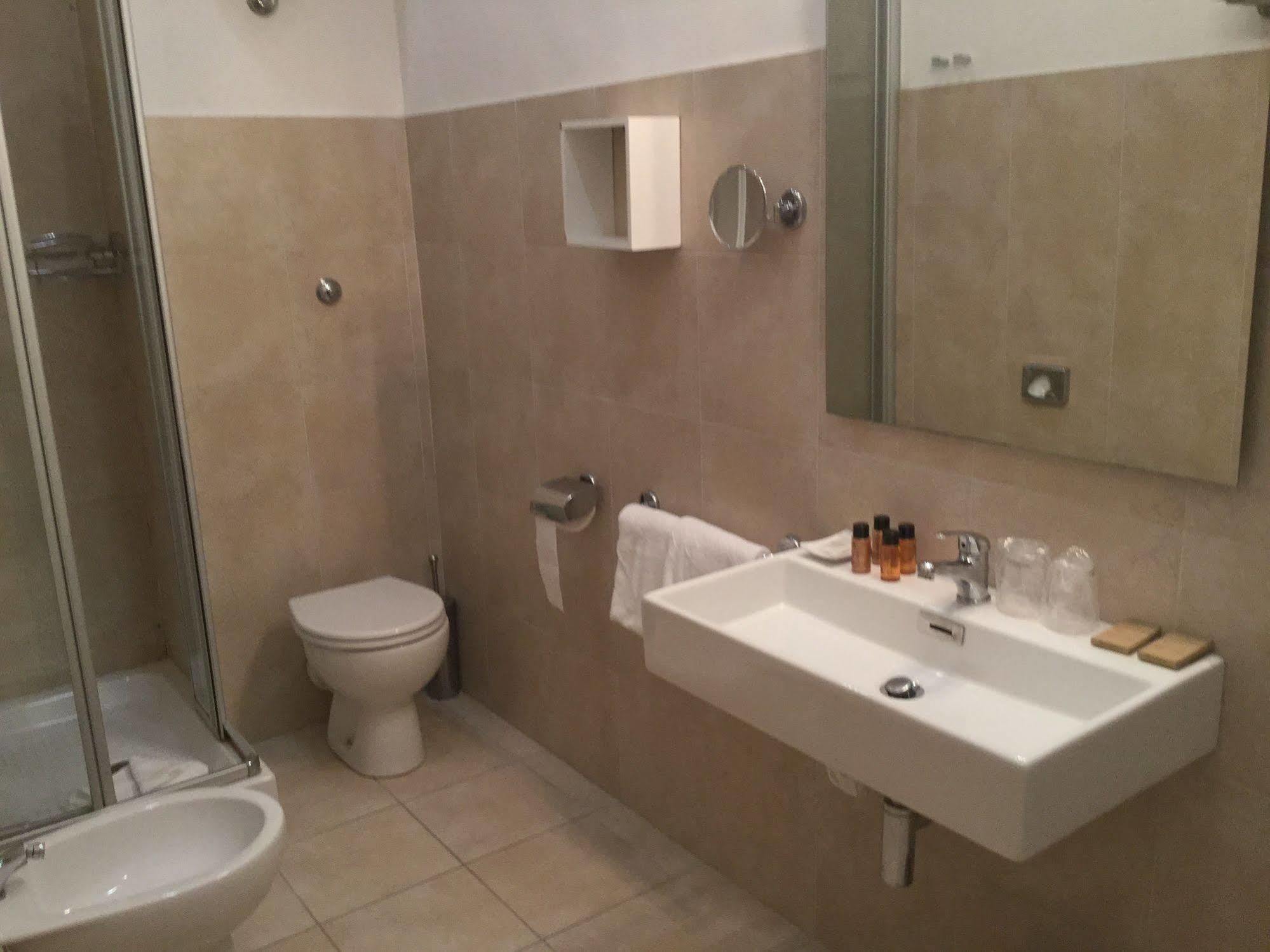 Rhome Terminal Guest House Рим Екстер'єр фото