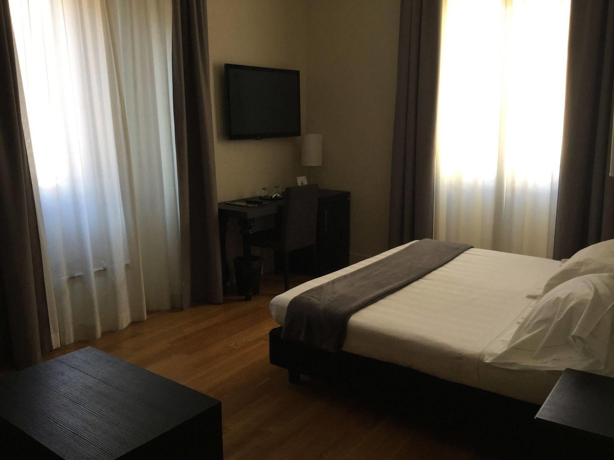 Rhome Terminal Guest House Рим Екстер'єр фото